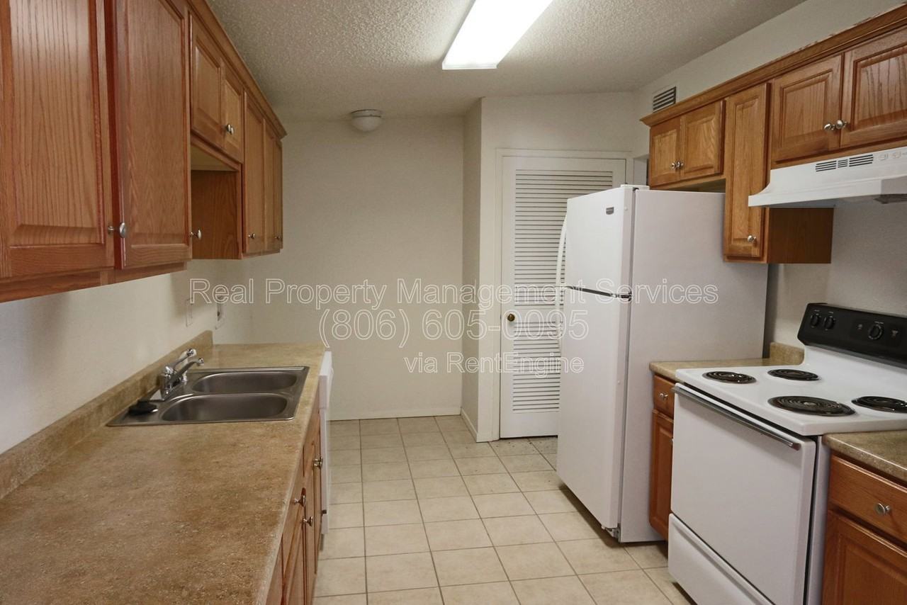 2707 63rd St - Photo 5 of 11