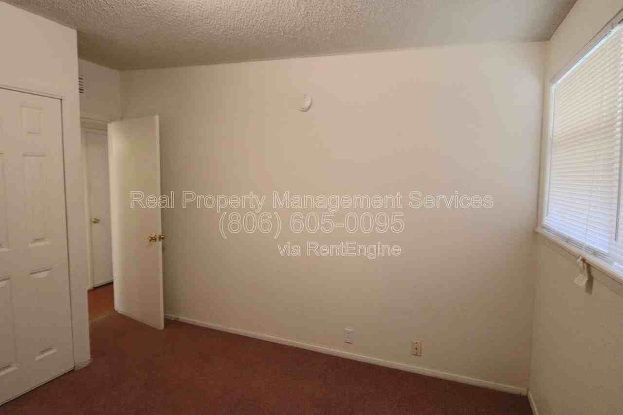 2707 63rd St - Photo 7 of 11