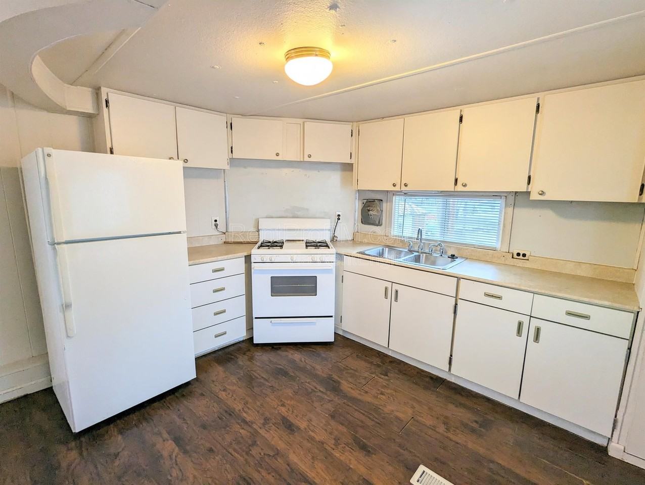 1303 N College Ave #17