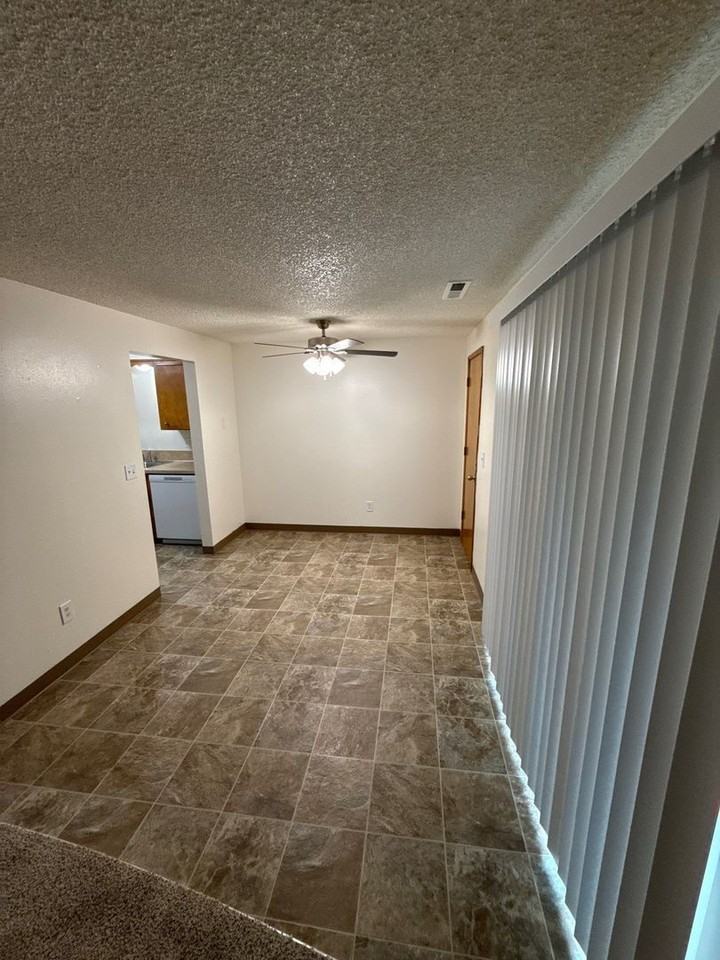 660 Taybin Rd Nw #D - Photo 4 of 20