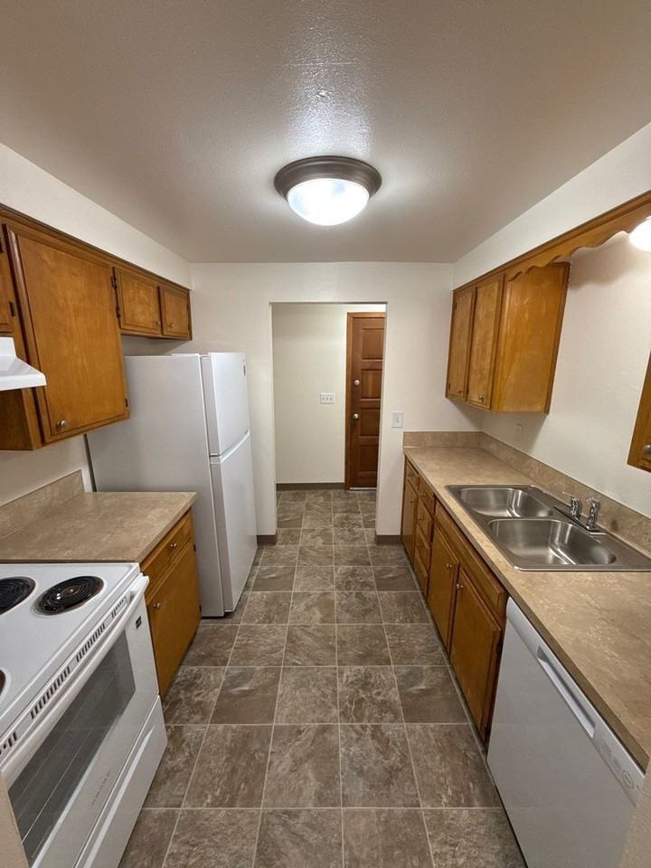660 Taybin Rd Nw #D - Photo 7 of 20