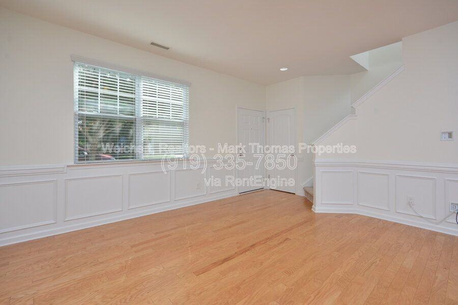 3 Moonbeam Ct - Photo 4 of 28
