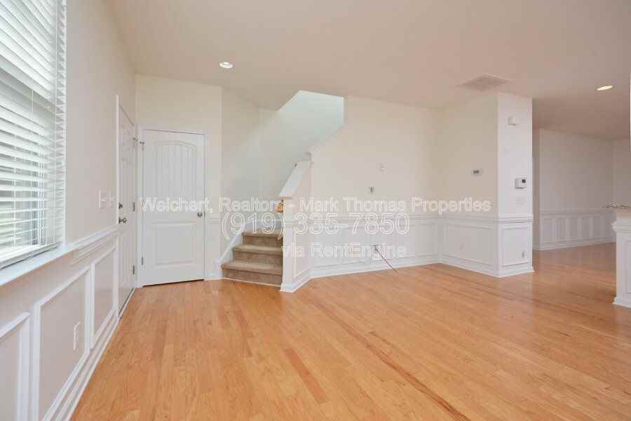 3 Moonbeam Ct - Photo 5 of 28