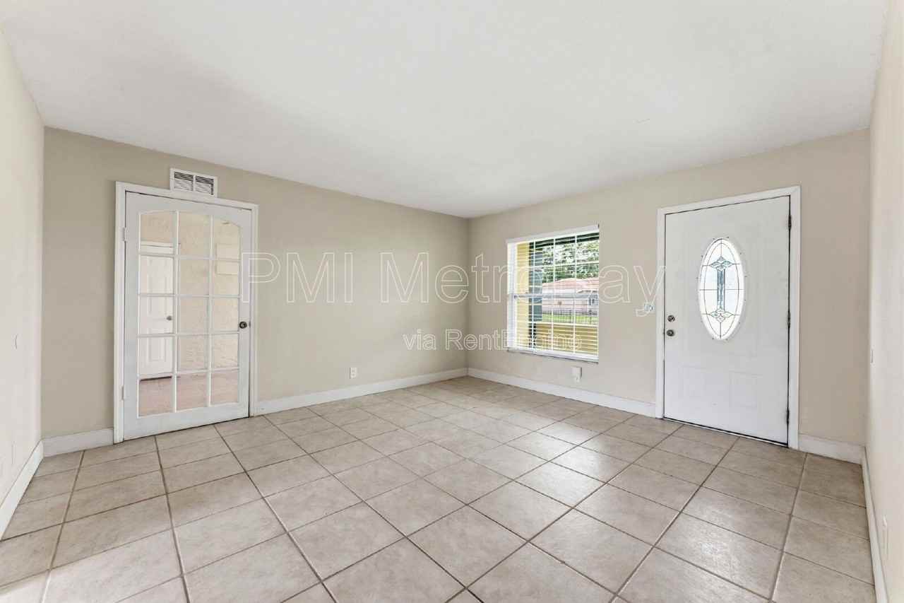 6406 Axelrod Rd - Photo 4 of 45