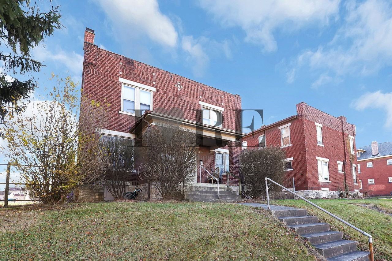 1257 E Livingston Ave - Photo 2 of 25