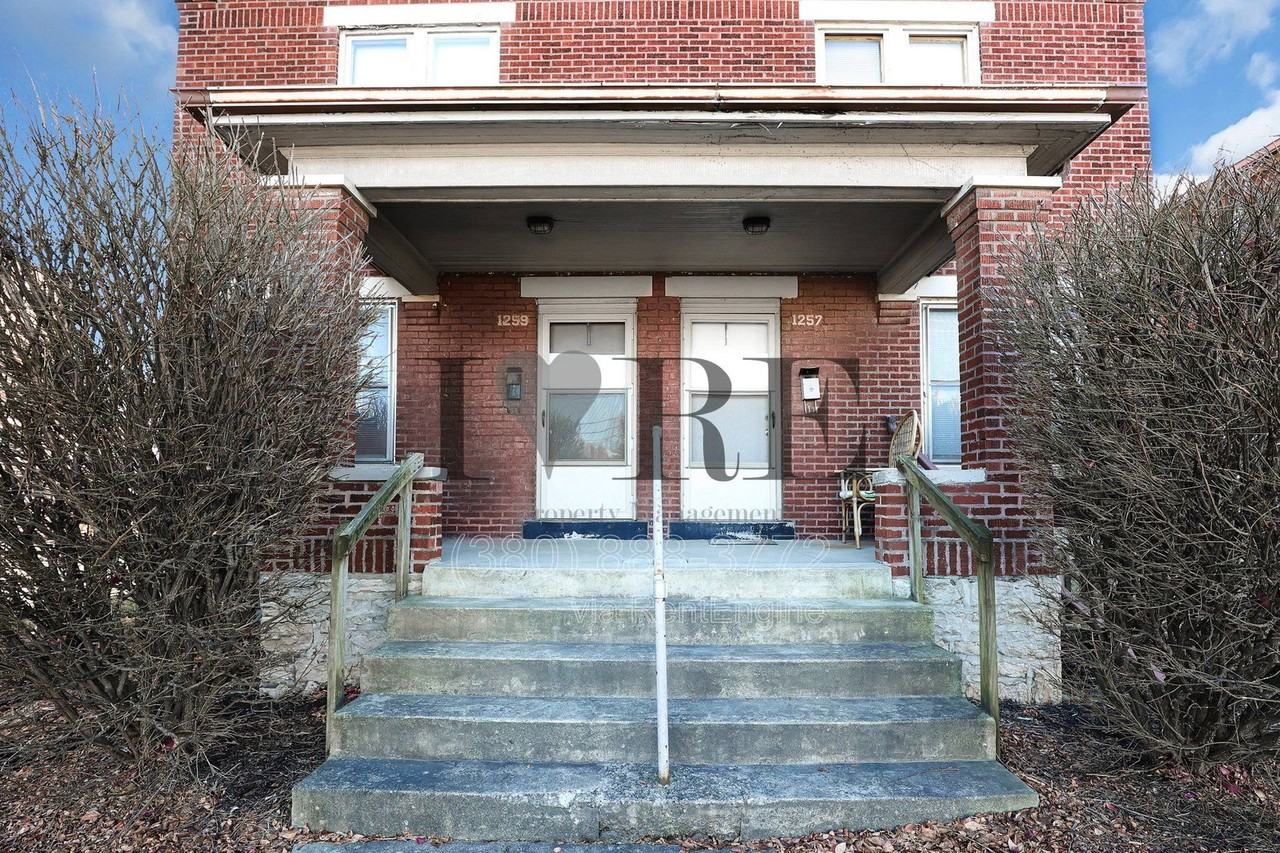 1257 E Livingston Ave - Photo 4 of 25