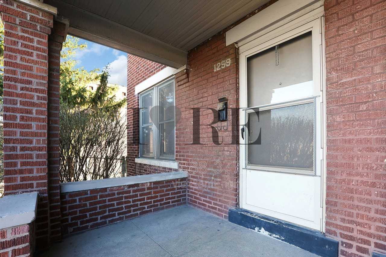 1257 E Livingston Ave - Photo 5 of 25
