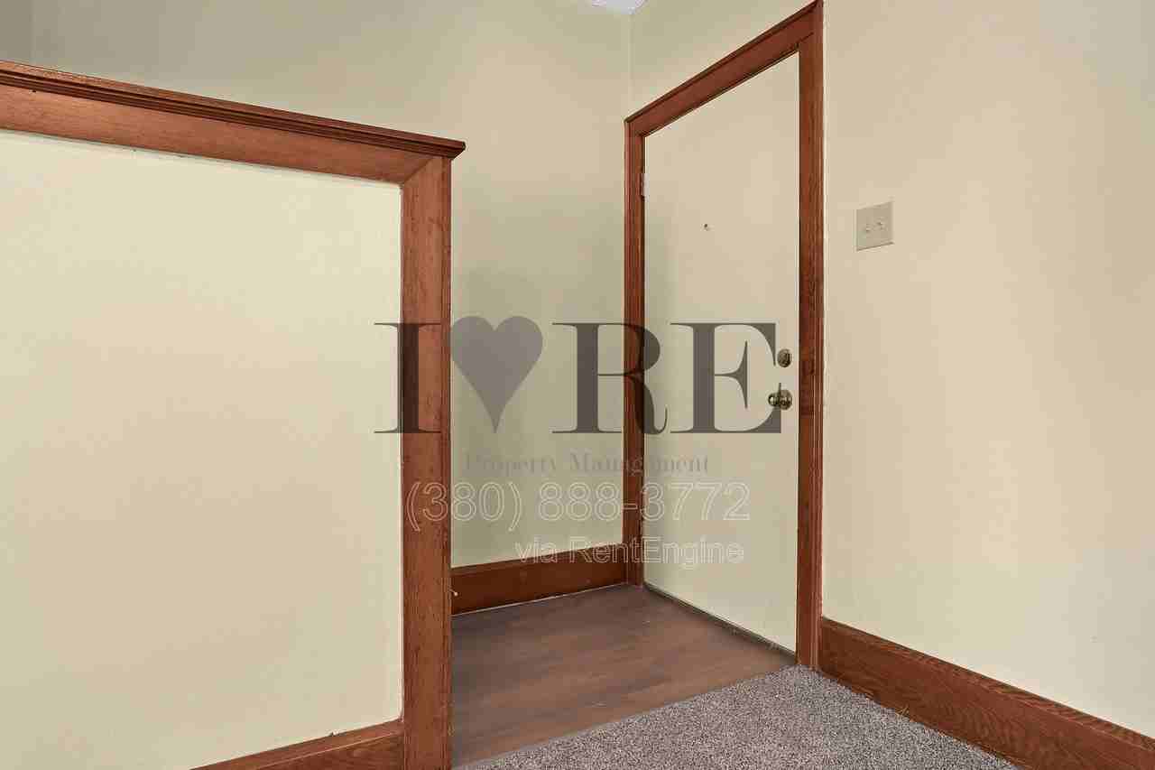1257 E Livingston Ave - Photo 7 of 25