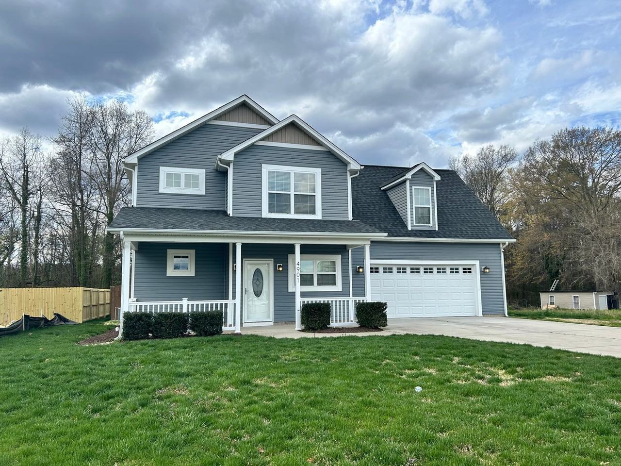 4901 Warwick Rd - Photo 2 of 36