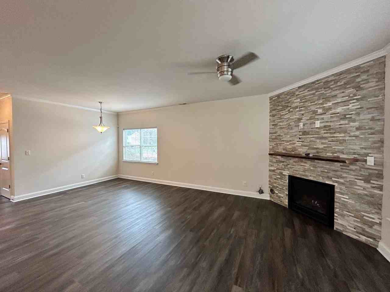 4901 Warwick Rd - Photo 7 of 36