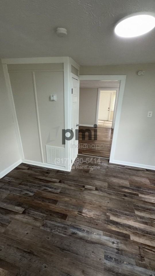 1620 Norton Ave - Photo 2 of 4