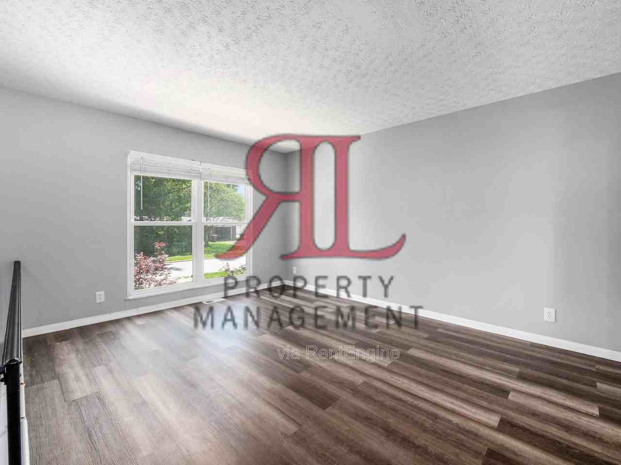 363 Regents Rd - Photo 5 of 38