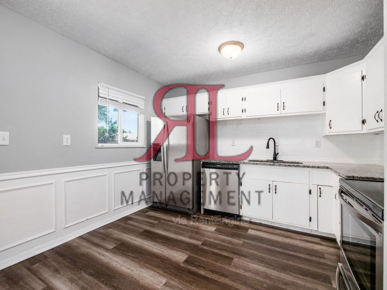 363 Regents Rd - Photo 6 of 38