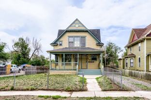 1118 6th St #B - Photo 1 of 1