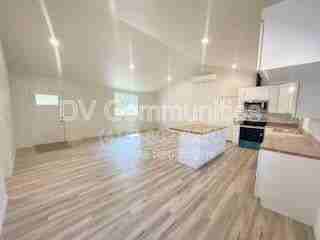 1246 Hughes St - Photo 7 of 21