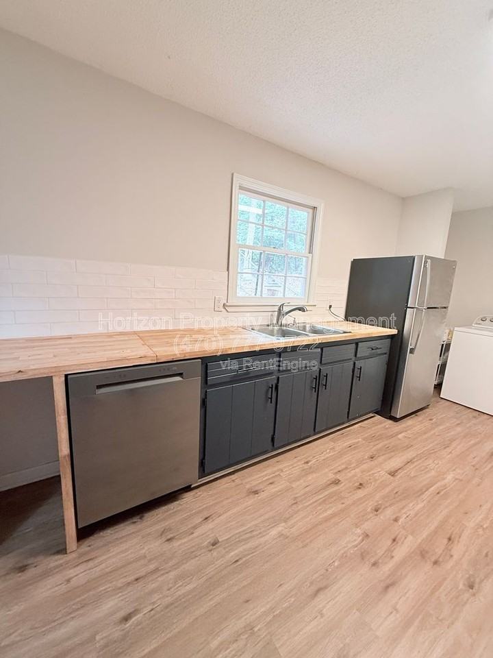 4433 Sardis Dr - Photo 4 of 18