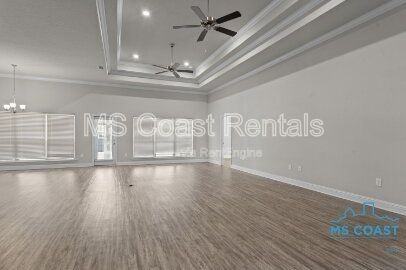 8712 Park Ridge Ct - Photo 7 of 31