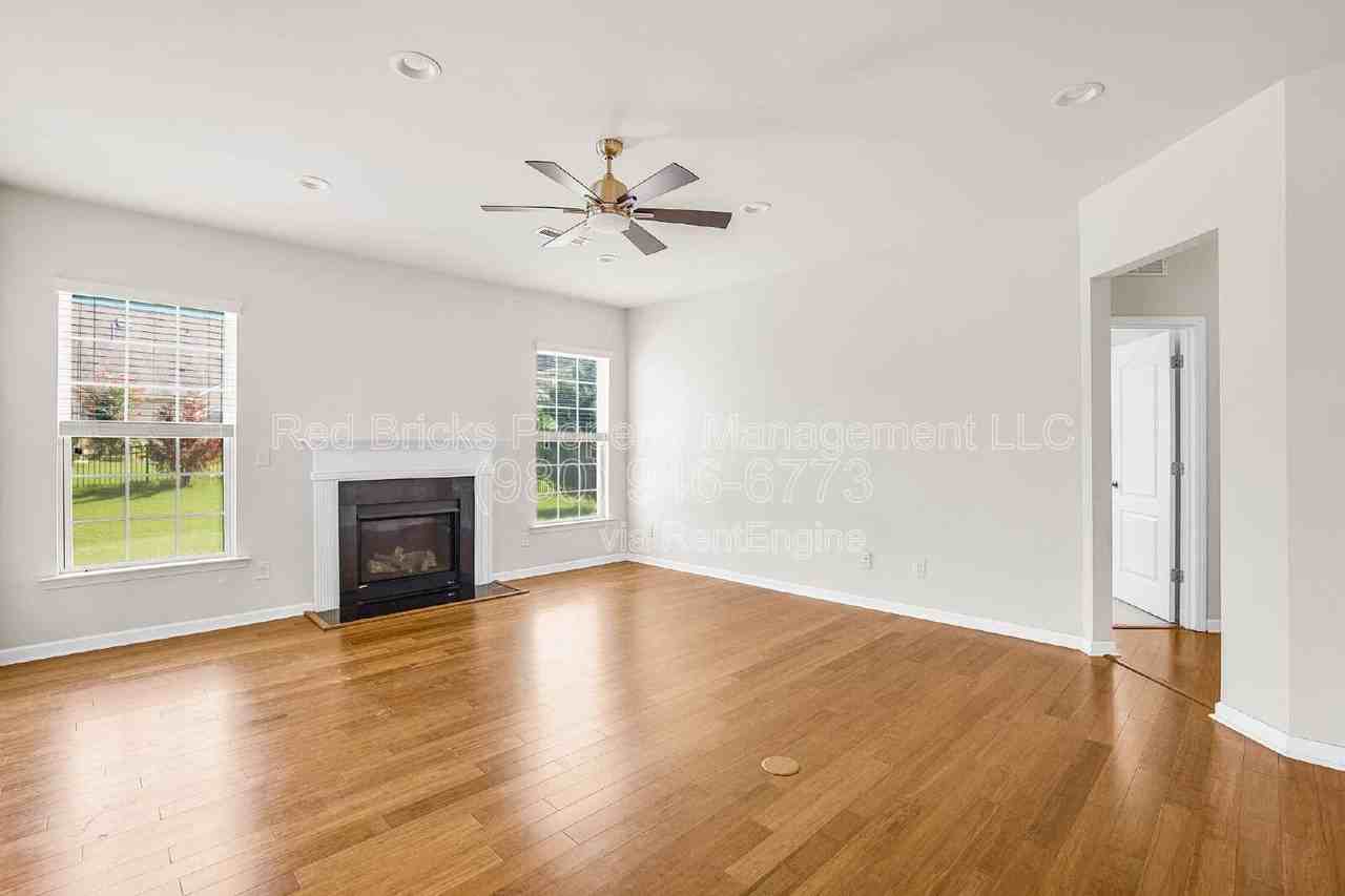10697 Sky Chase Ave Nw - Photo 7 of 39