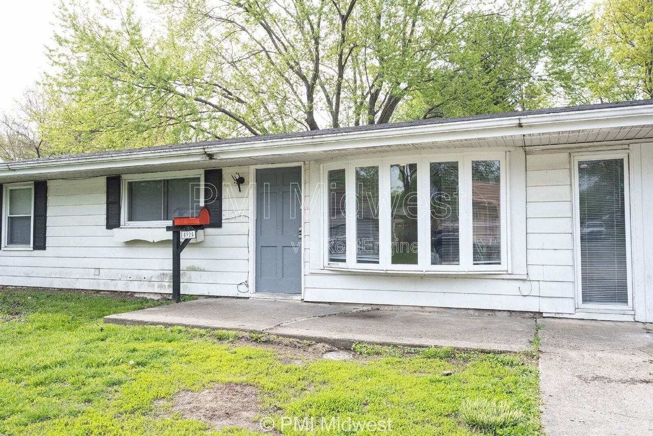 5925 Sunwood Dr - Photo 2 of 27