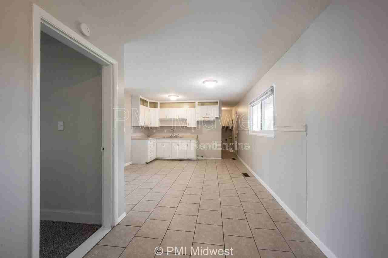 5925 Sunwood Dr - Photo 6 of 27