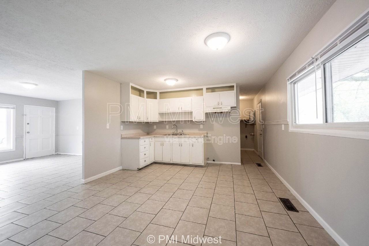5925 Sunwood Dr - Photo 7 of 27