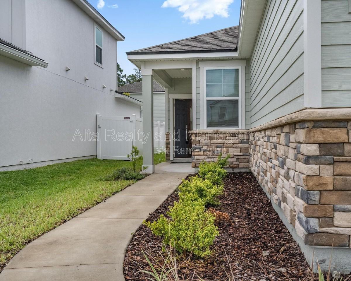 14757 Cashew Ave - Photo 4 of 50