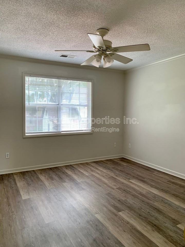 321 W Irvine Ave #F - Photo 6 of 7