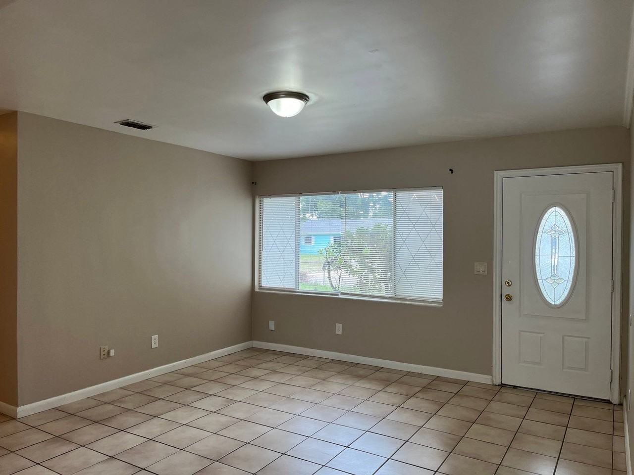 6119 Melbourne Ave - Photo 3 of 23