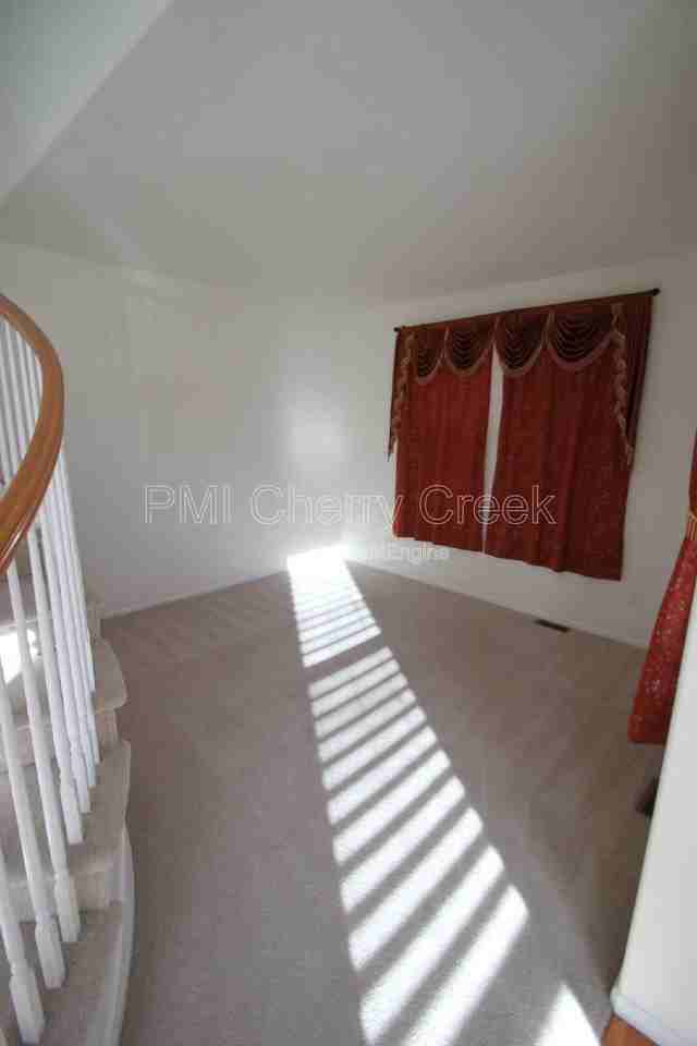 5420 Heatherton Ln - Photo 3 of 50