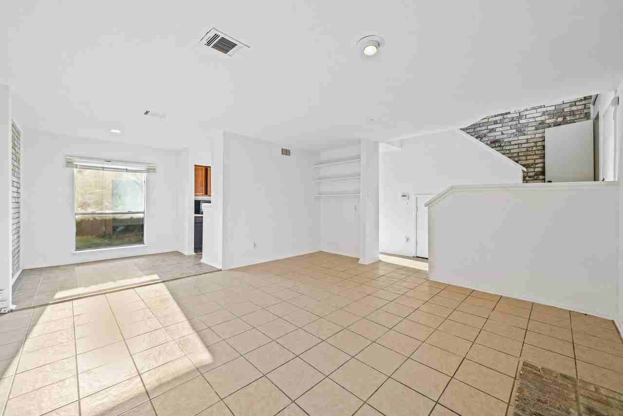 6463 Cambridge Glen Ln - Photo 7 of 25