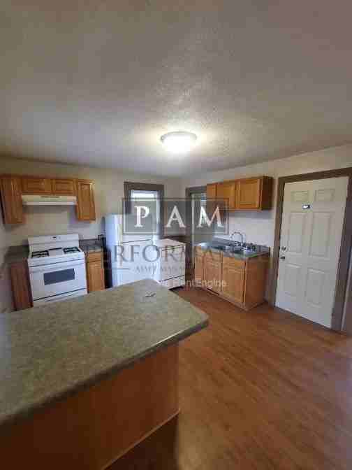 2935 N Booth St - Photo 5 of 12