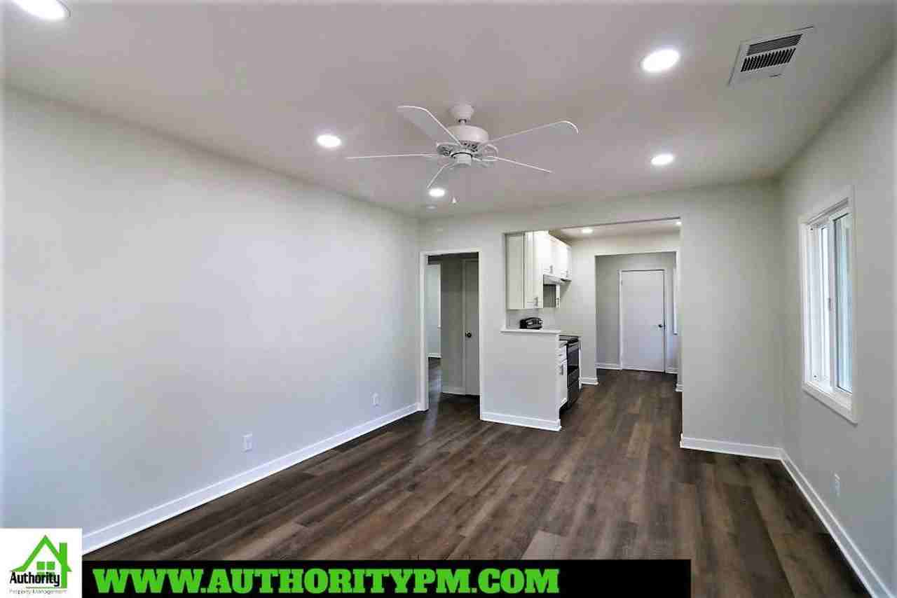 1907 Grace Ave #A - Photo 3 of 12