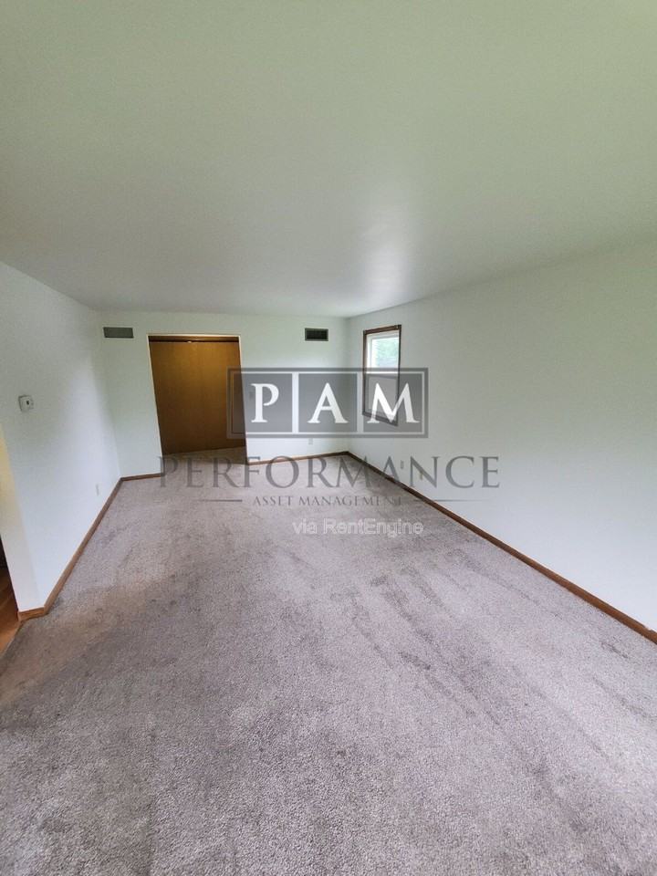 2841 Santa Fe Trl #B - Photo 2 of 8