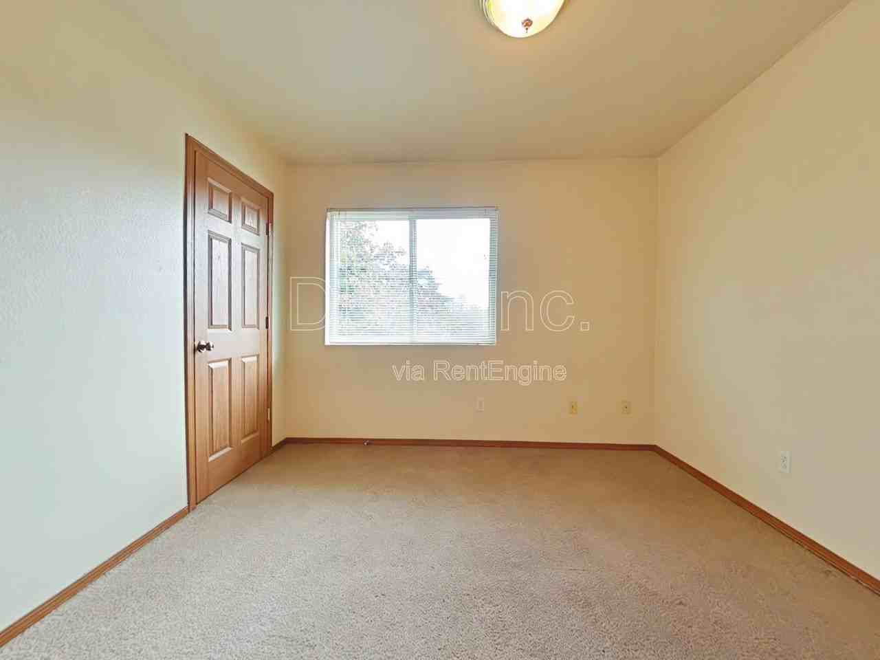 3149 Ne Powderhorn Pl - Photo 5 of 10