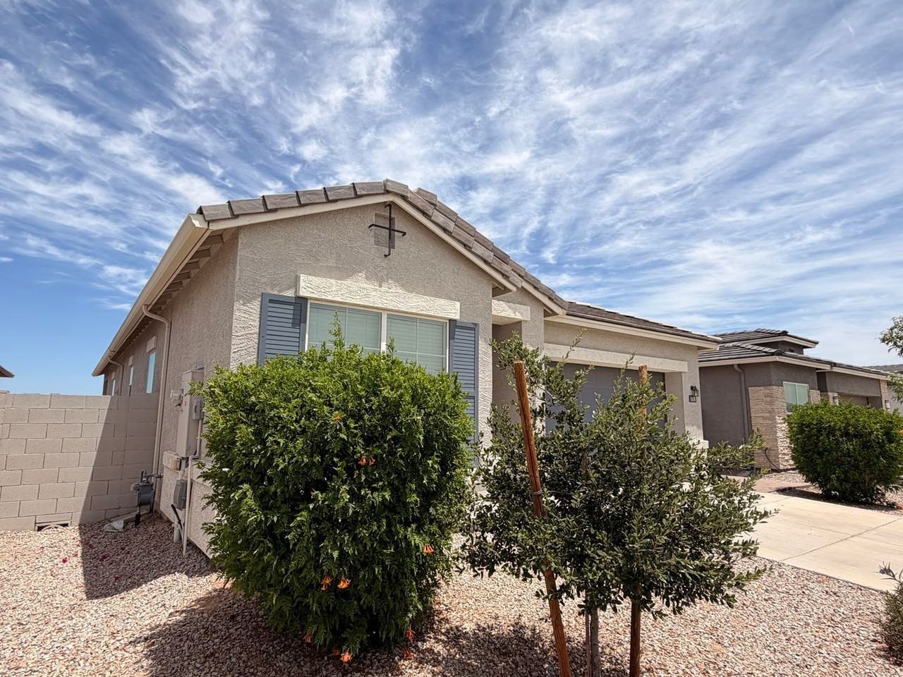 15628 W Smoketree Dr - Photo 3 of 24