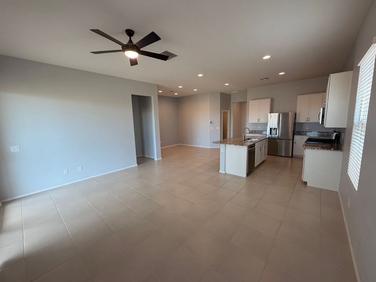 15628 W Smoketree Dr - Photo 5 of 24
