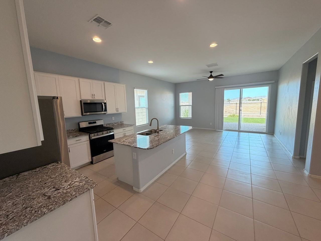 15628 W Smoketree Dr - Photo 6 of 24