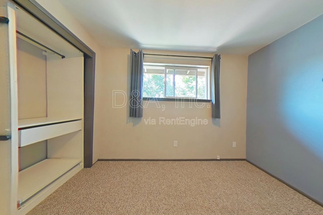 1637 Nw Kings Blvd - Photo 7 of 9