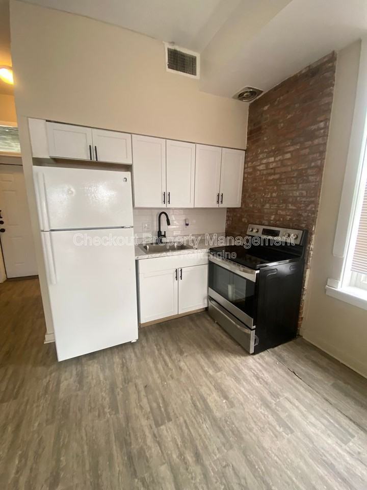 2301 S 11th St - Photo 4 of 12