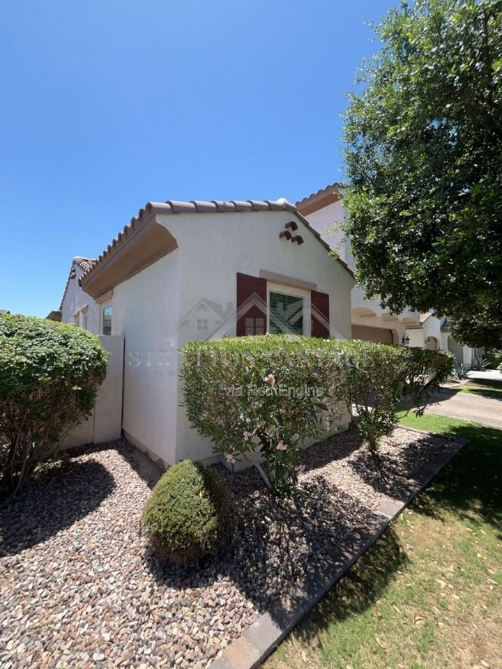 945 W Yellowstone Way - Photo 3 of 27
