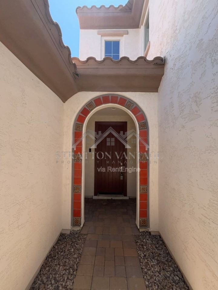 945 W Yellowstone Way - Photo 4 of 27