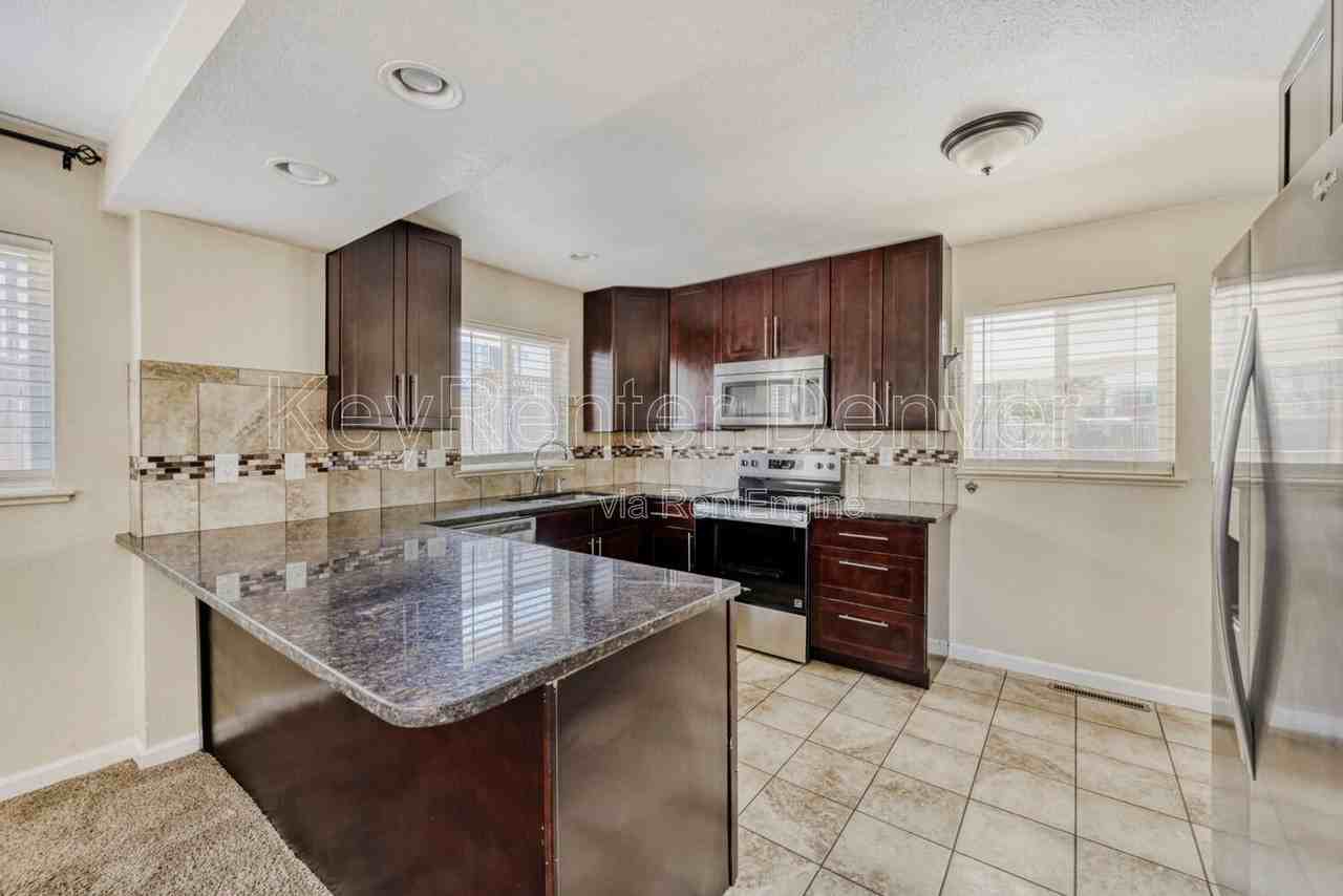 847 Tennyson St - Photo 5 of 18
