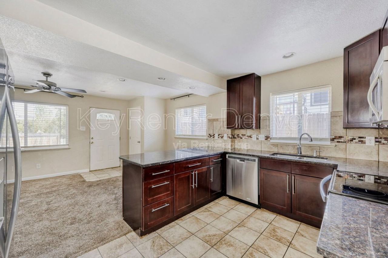 847 Tennyson St - Photo 6 of 18