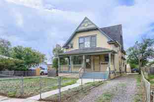 1118 6th St #A - Photo 1 of 1