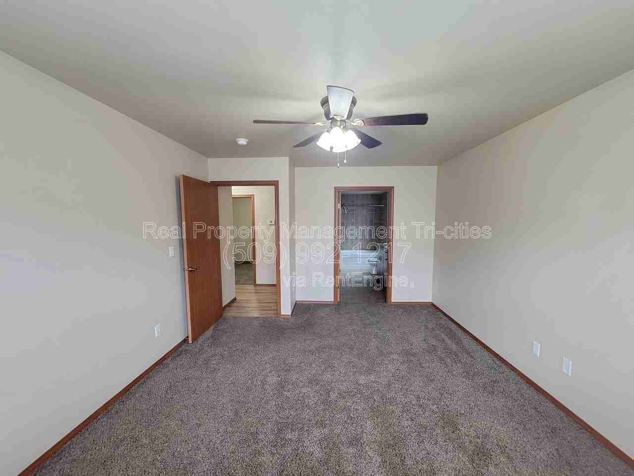 1653 Larkspur Dr - Photo 5 of 10