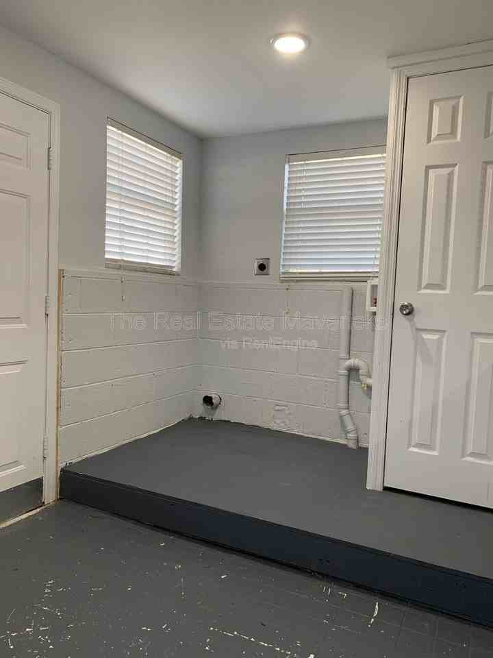 409 Longview Dr #B - Photo 4 of 9