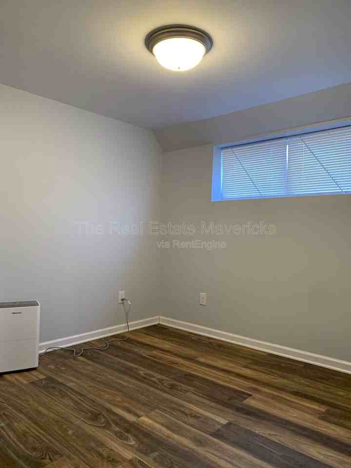 409 Longview Dr #B - Photo 7 of 9