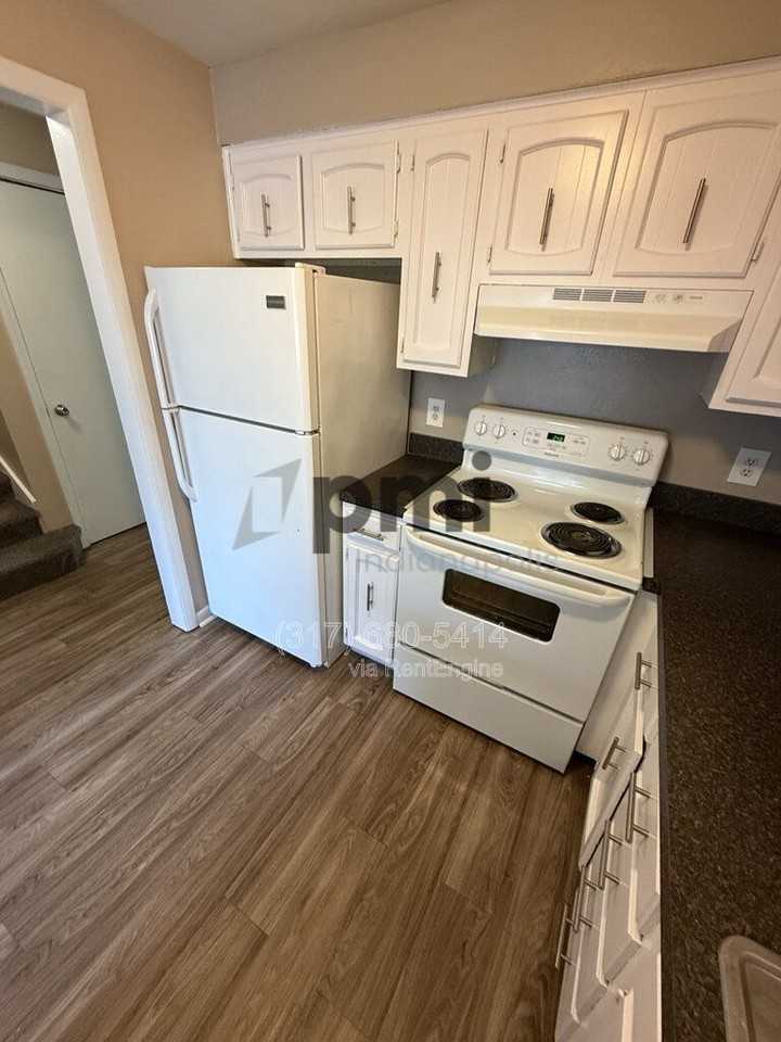 413 W 11th St #I70 - Photo 6 of 40