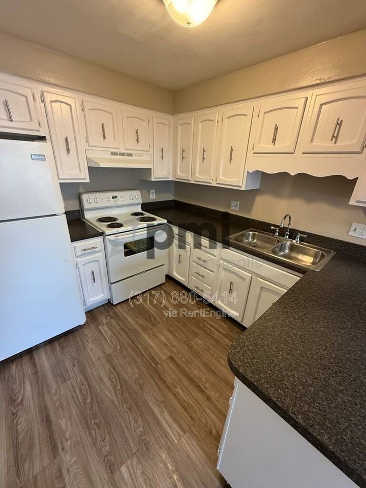 413 W 11th St #I70 - Photo 7 of 40