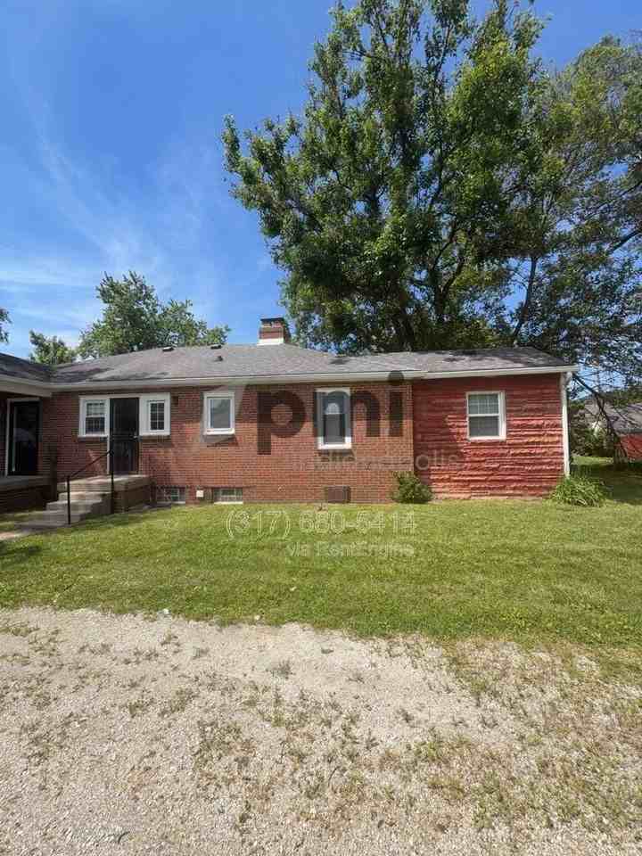 4301 Crittenden Ave - Photo 4 of 34